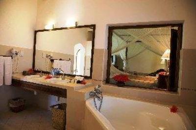 фото отеля Bluebay Beach Resort and Spa