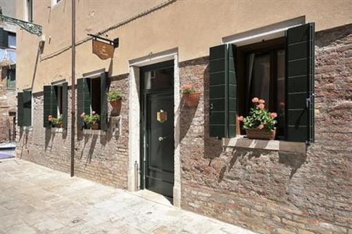 фото отеля Locanda Alla Vite Dorata Venice