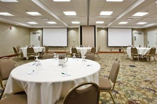 фото отеля Holiday Inn Hotel & Suites Beckley