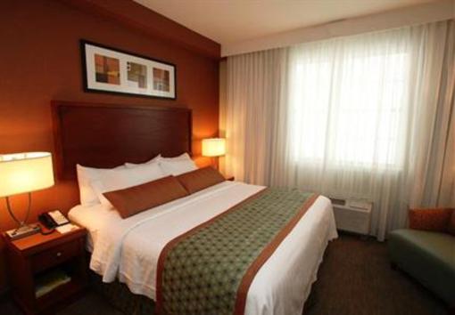 фото отеля Courtyard Hotel Newfoundland St. John's (Canada)