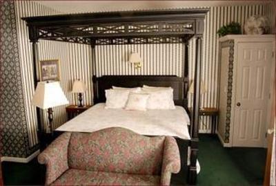 фото отеля Inn at the Park Bed & Breakfast