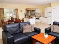 Waverley House Cottages Lakes Entrance