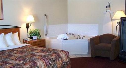 фото отеля Crossings by GrandStay Inn & Suites