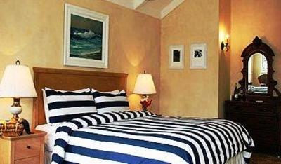 фото отеля Lamp Lighter Inn & Sunset House Suites