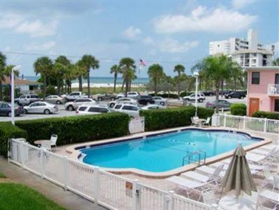 фото отеля Gulf Winds Resort Condominium