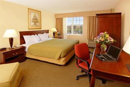 фото отеля Holiday Inn Select Norfolk