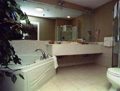 фото отеля Hilltop Inn & Suites North Stonington
