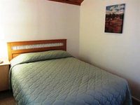 Half Moon Motel & Cottages
