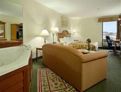 фото отеля Days Inn and Suites New Iberia