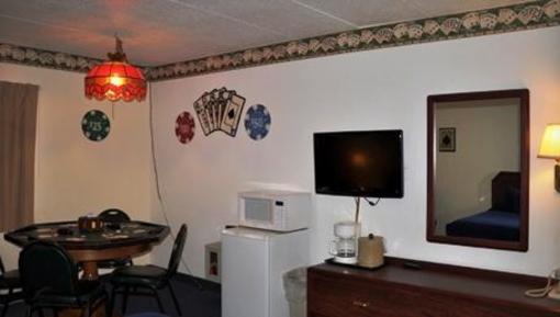 фото отеля Gladstone Inn & Suites