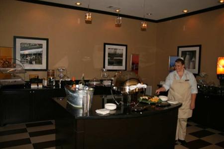фото отеля Hampton Inn & Suites Cleburne