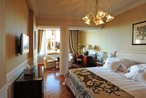 фото отеля Plaza Lucchesi Hotel