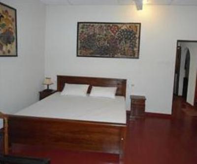 фото отеля Kandy Lake Reach Hotel