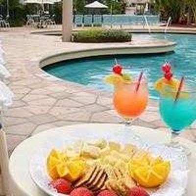 фото отеля Embassy Suites Hotel Orlando - International Drive / Jamaican