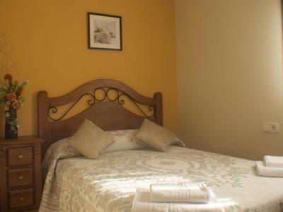 фото отеля Hostal Pirineos Ainsa