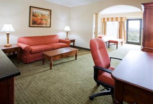 фото отеля Holiday Inn Express & Suites @ the Vineyards