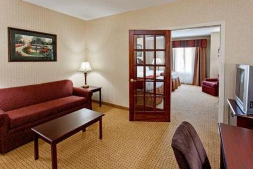 фото отеля Holiday Inn Express Hotel & Suites Kingsport-Meadowview I-26