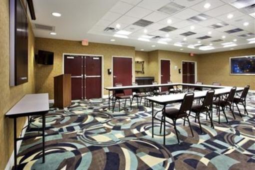 фото отеля Holiday Inn Express Hotel & Suites Baton Rouge Port Allen