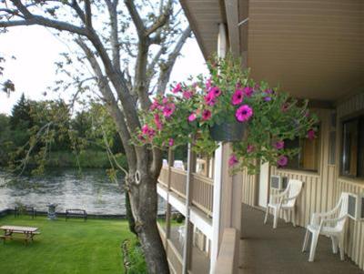 фото отеля Campbell River Lodge