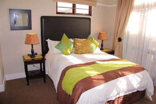 фото отеля Hampton Court Guest Lodge