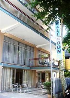 фото отеля HalfMoon Hotel