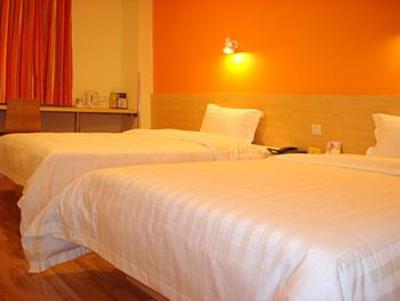 фото отеля 7Days Inn Xunlimenerdian