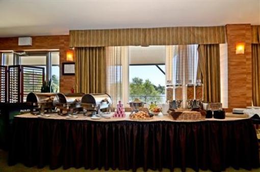 фото отеля BEST WESTERN PLUS Chocolate Lake Hotel