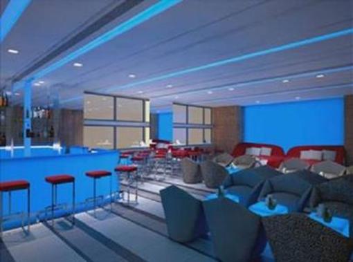 фото отеля Holiday Inn & Suites Makati