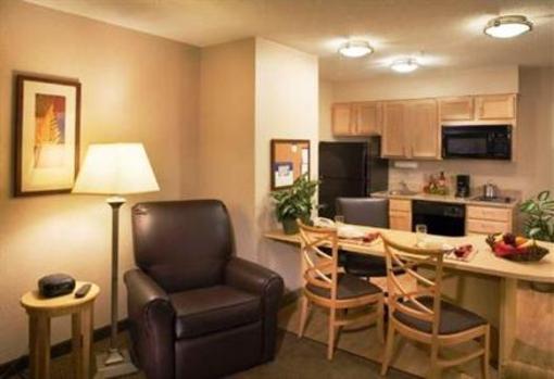 фото отеля Hawthorn Suites by Wyndham Detroit Farmington Hills