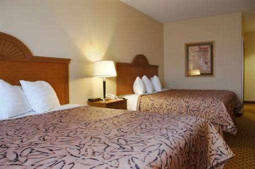 фото отеля BEST WESTERN South Plains Inn & Suites