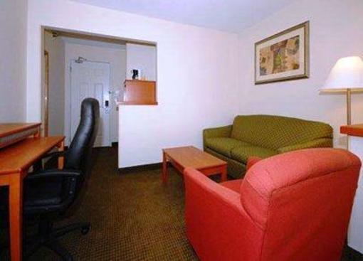 фото отеля Comfort Suites Bloomington Normal