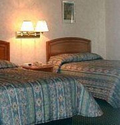 фото отеля Red Carpet Inn and Suites Canandaigua
