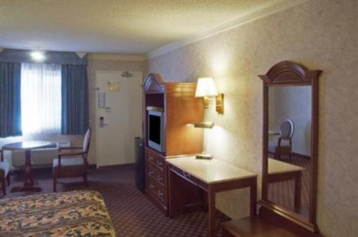 фото отеля Americas Best Value Inn & Suites Fontana