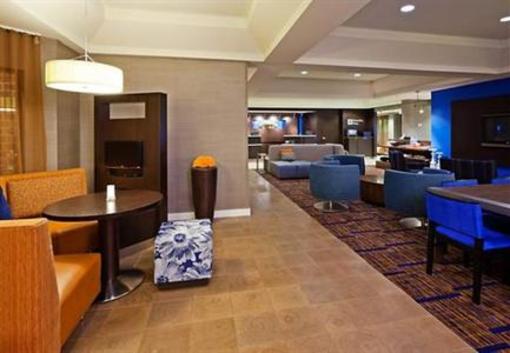 фото отеля Courtyard by Marriott Indianapolis at the Capitol