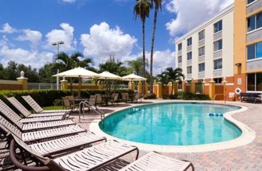 фото отеля Holiday Inn Express Miami Airport Doral Area