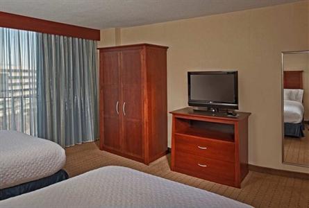 фото отеля Embassy Suites Baltimore North Hunt Valley