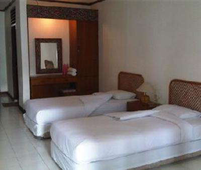 фото отеля Pandu Lakeside Hotel Parapat