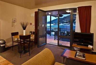 фото отеля Broadway Motel Picton (New Zealand)