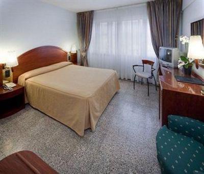 фото отеля Hotel Gaudi Reus