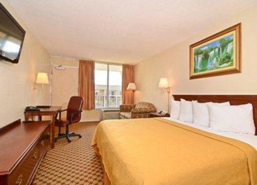фото отеля Quality Inn & Suites Alexandria (Virginia)