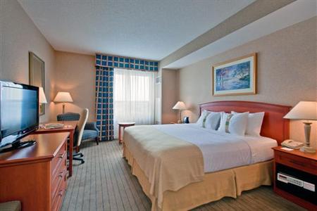 фото отеля Holiday Inn Select Hotel & Suites Kanata Ottawa