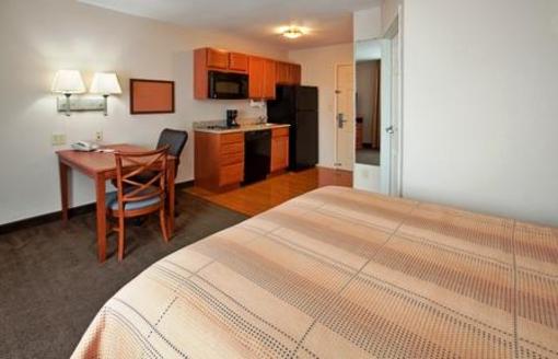 фото отеля Candlewood Suites Kansas City Speedway