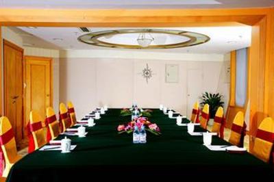 фото отеля Golden Pebble International Convention Center & Resort