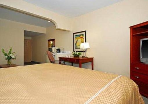 фото отеля Comfort Suites NW Lakeline