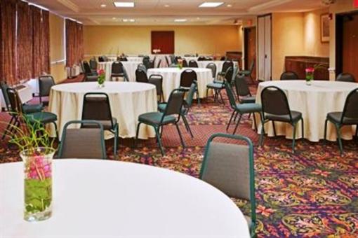фото отеля Holiday Inn Express Hotel & Suites The Woodlands