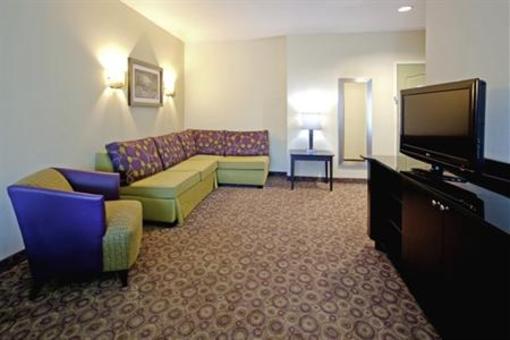 фото отеля Holiday Inn Express Hotel & Suites Clemson - Univ Area