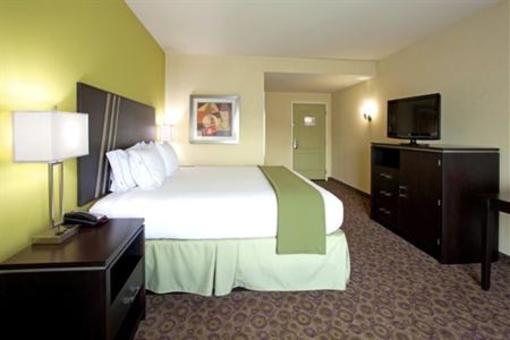 фото отеля Holiday Inn Express Hotel & Suites Clemson - Univ Area