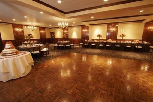 фото отеля Clarion Hotel Century House Latham