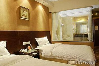фото отеля Qingdao Huaneng Hotel