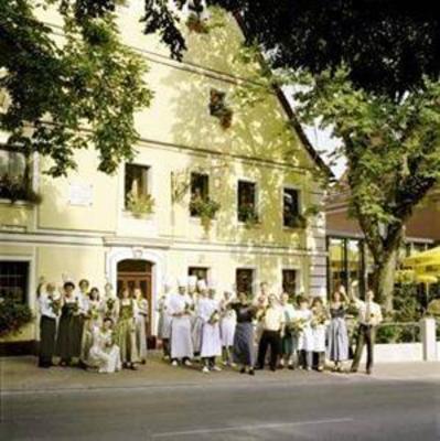 фото отеля Hotel Gasthof Sonne Neuendettelsau